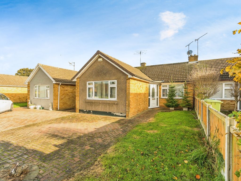 3 bed bungalow for sale in Godwin Close, Sittingbourne, Kent ME10, £300,000 Zoopla