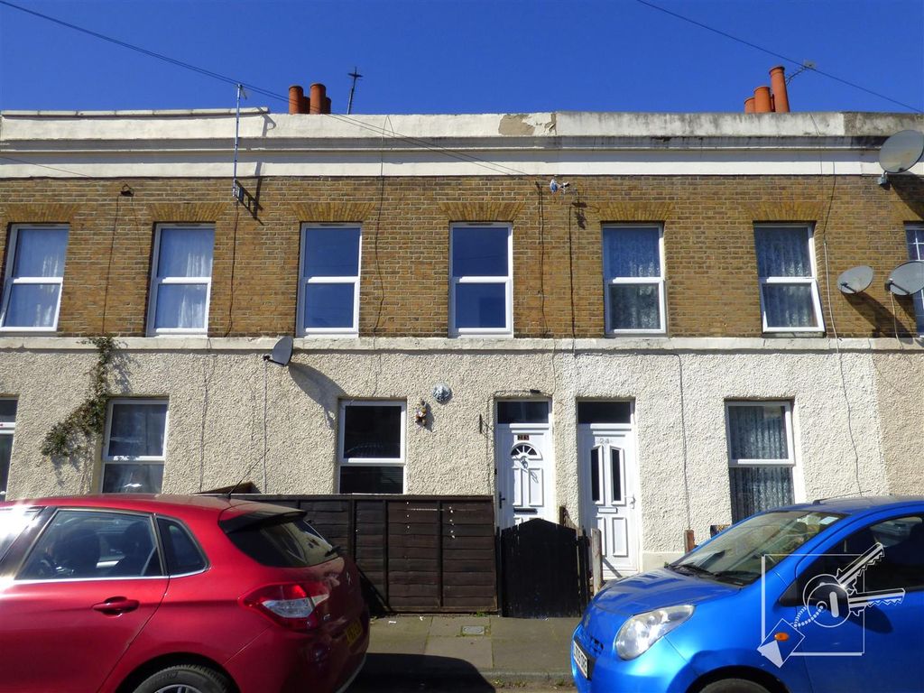 2 bed property for sale in Cutmore Street, Gravesend DA11 Zoopla