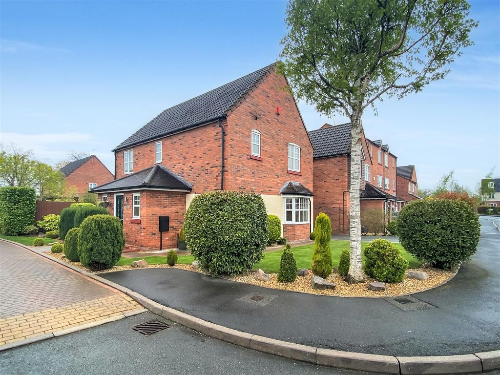 4 bed linkdetached house for sale in Parker Way, Congleton CW12 Zoopla