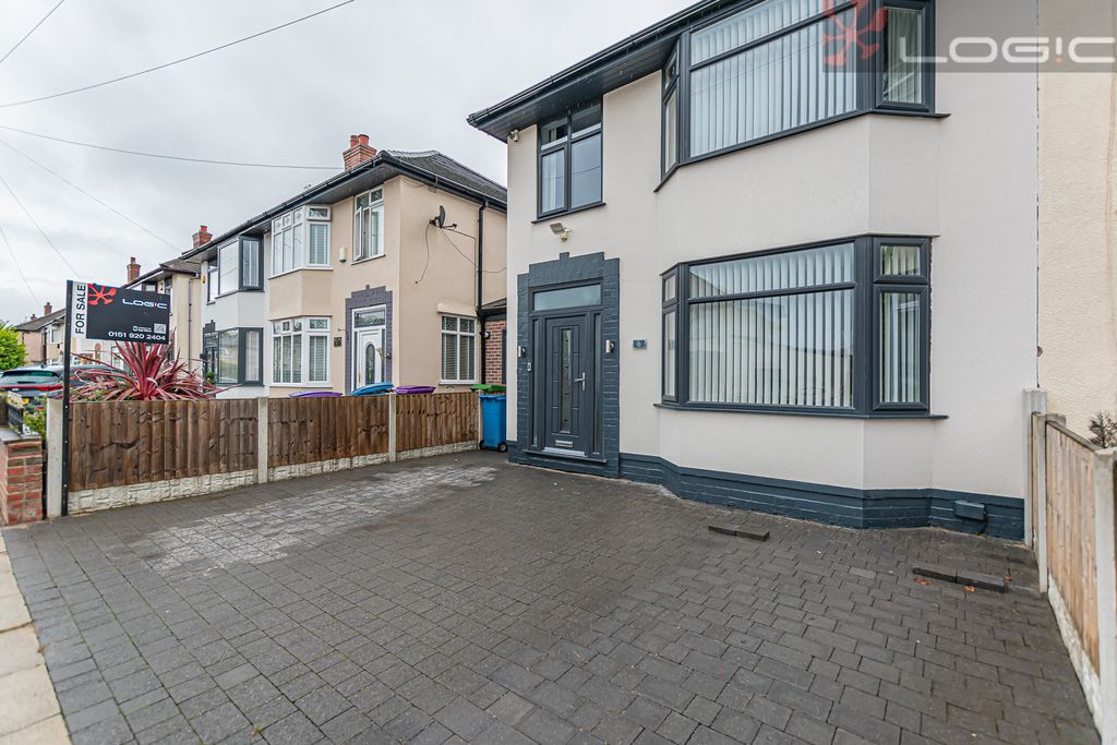 3 bed semidetached house for sale in Montgomery Road, Walton