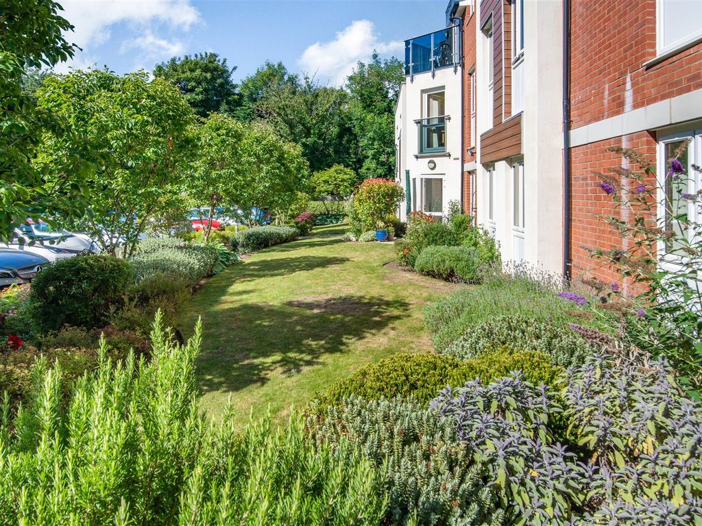 2 bed flat for sale in Beckside Gardens, Westgate, Guisborough TS14