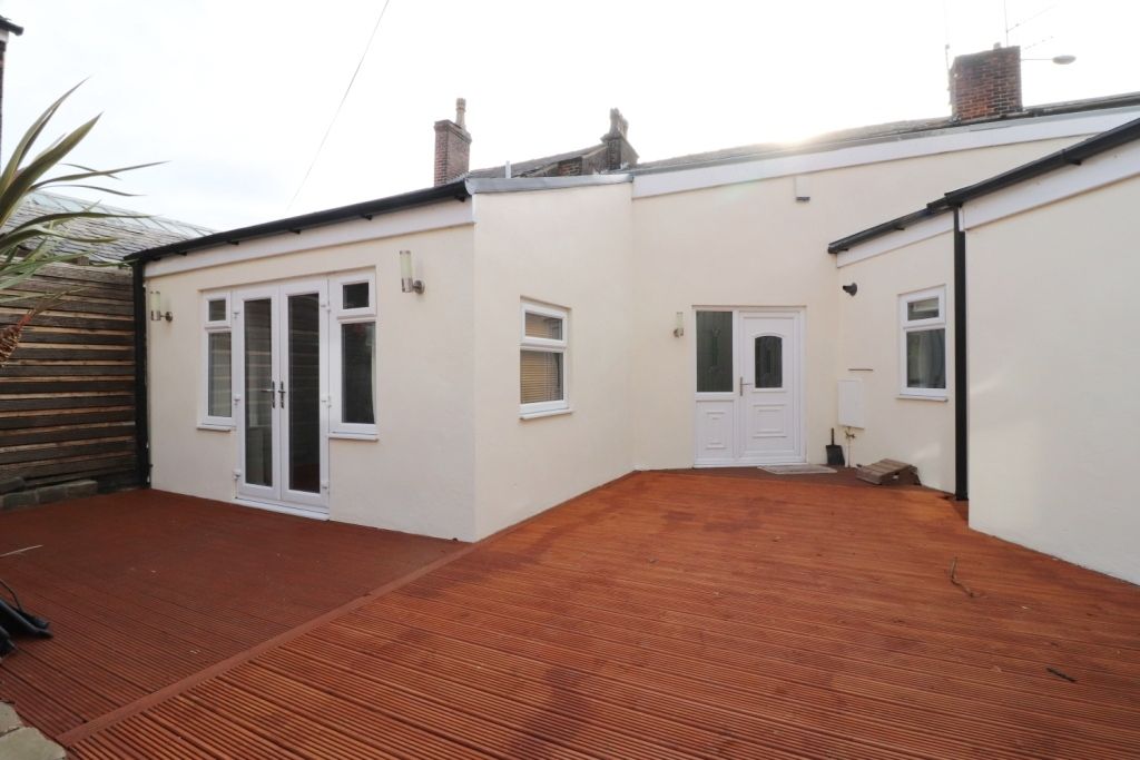 3 bed town house to rent in Hampson Street, Radcliffe M26 Zoopla