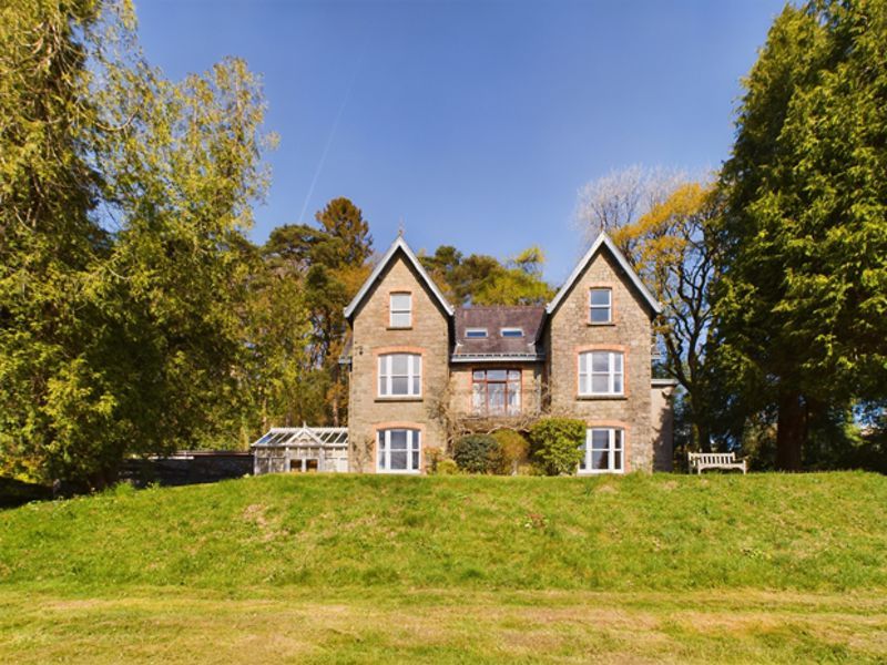 5 bed country house for sale in Llandeilo Road, Llandybie, Ammanford