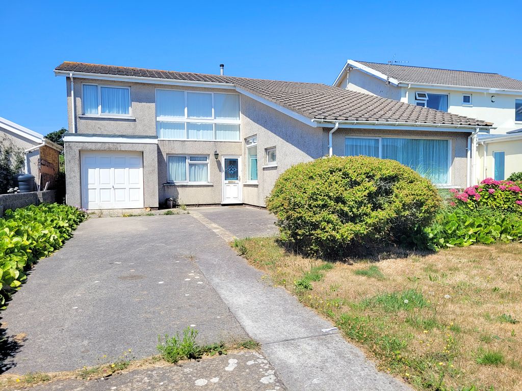 3 bed detached house for sale in Rest Bay Close, Rest Bay, Porthcawl