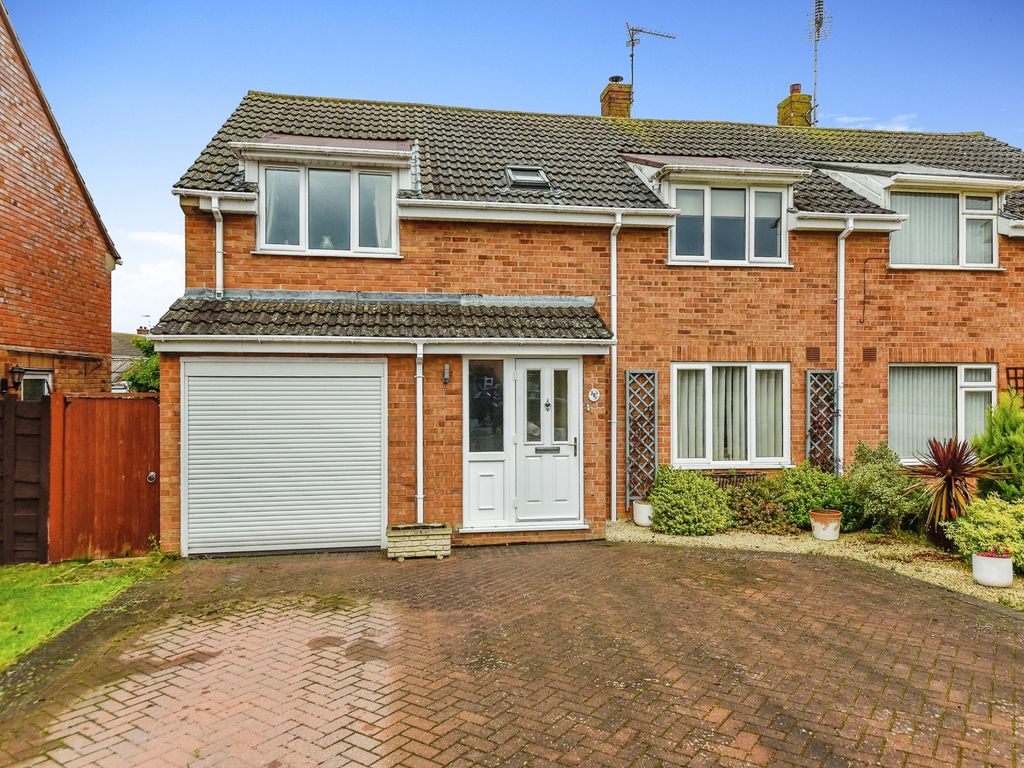 4 bed semidetached house for sale in Arran Road, Stamford PE9, £