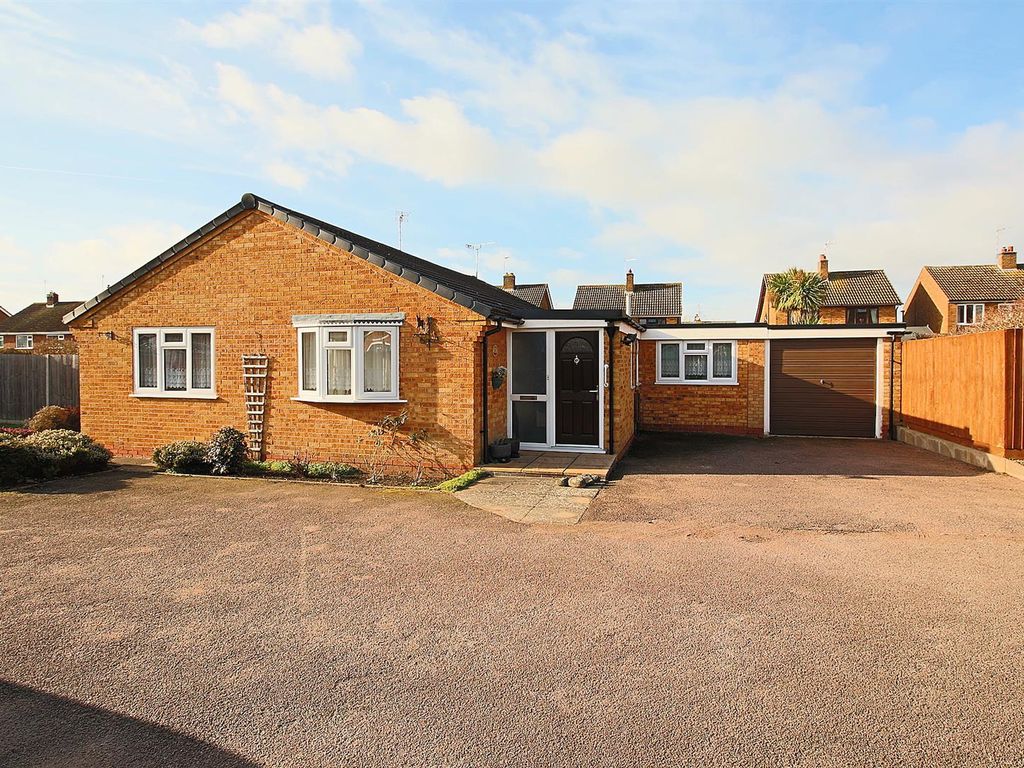4 bed detached bungalow for sale in Furlongs Close, Off Barkby Road