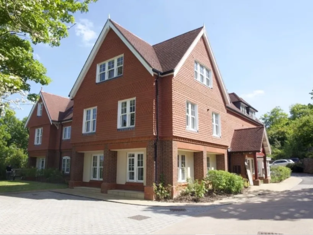 Flat 7, Whitepost House, Whitepost Hill, Redhill, Surrey RH1  