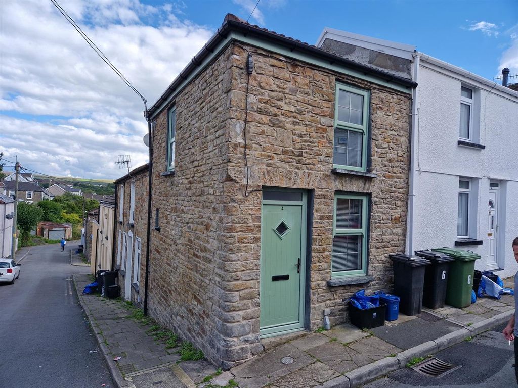 1 bed property to rent in Miles Street, Merthyr Tydfil CF47, £550 pcm