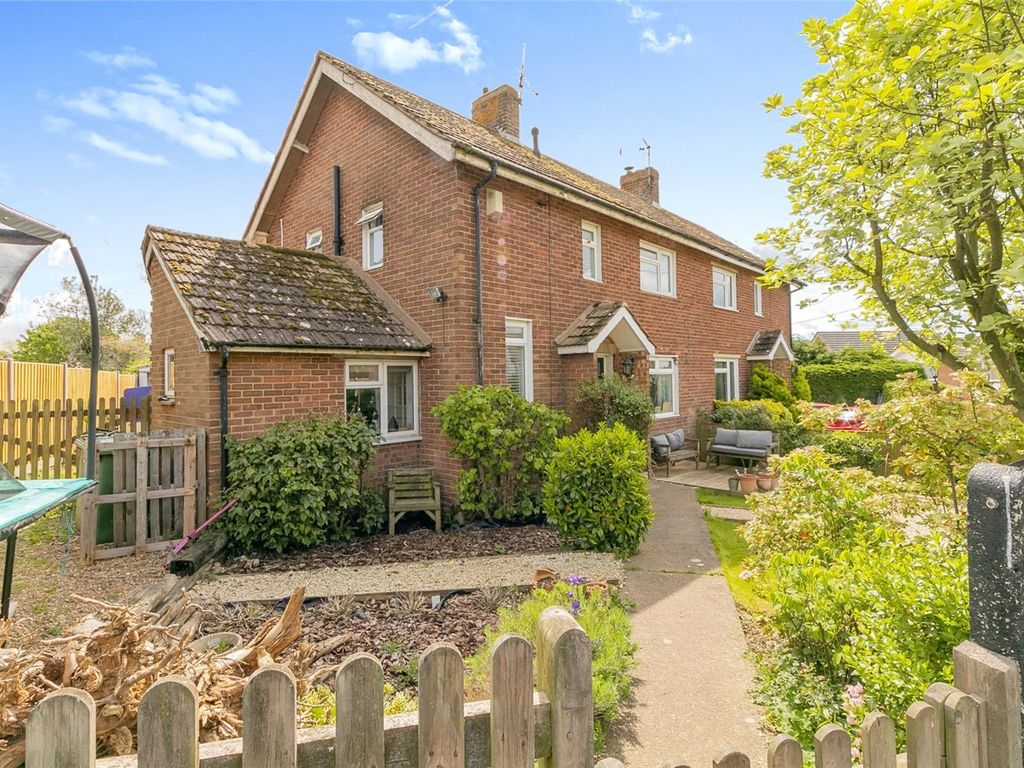 3 bed semidetached house for sale in Porters Walk, Langley, Maidstone