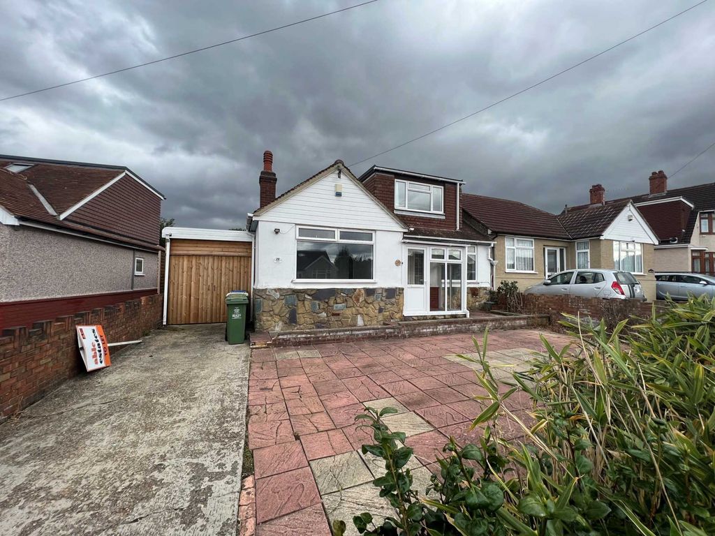 4 bed bungalow for sale in Cavendish Avenue, Northumberland Heath
