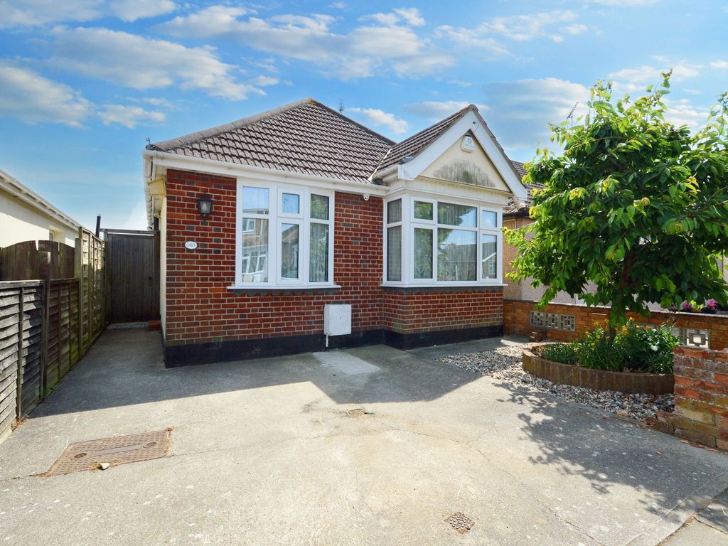 2 bed detached bungalow for sale in North Crescent, SouthendOnSea SS2