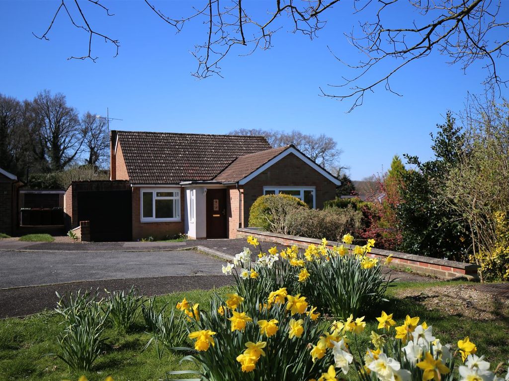 3 bed detached bungalow for sale in Brockway, Borough Green, Sevenoaks