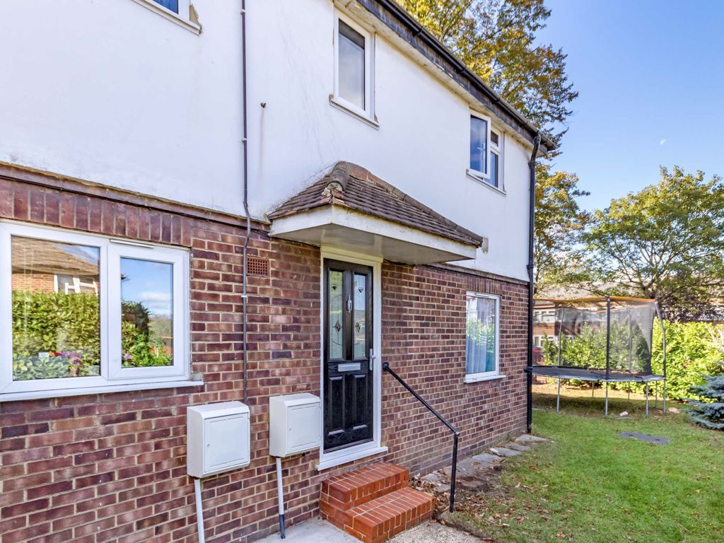 2 bed flat to rent in Hook Road, Surbiton KT6 Zoopla