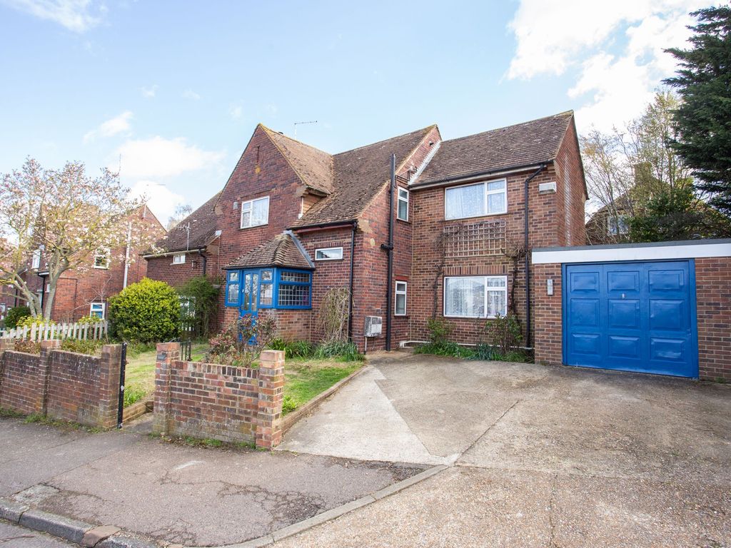 4 bed semidetached house for sale in Strangers Lane, Canterbury CT1