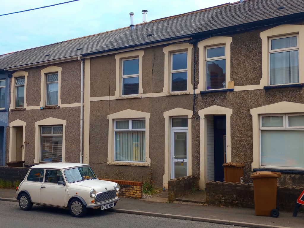 3 bed terraced house to rent in Nantgarw Road, Caerphilly CF83, £975