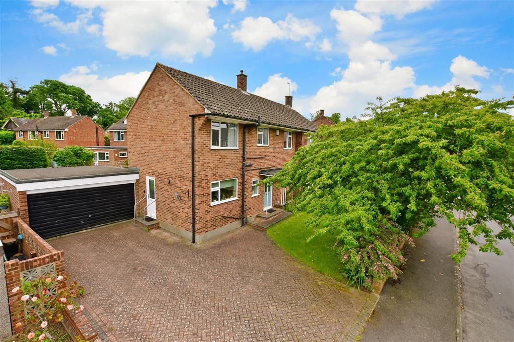 4 bed detached house for sale in Tradescant Drive, Meopham, Kent DA13 Zoopla