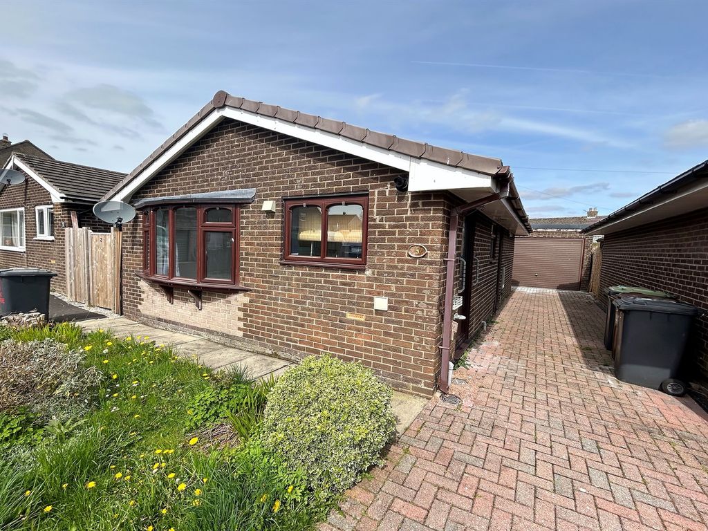 2 bed detached bungalow for sale in Oak Close, ChapelEnLeFrith, High