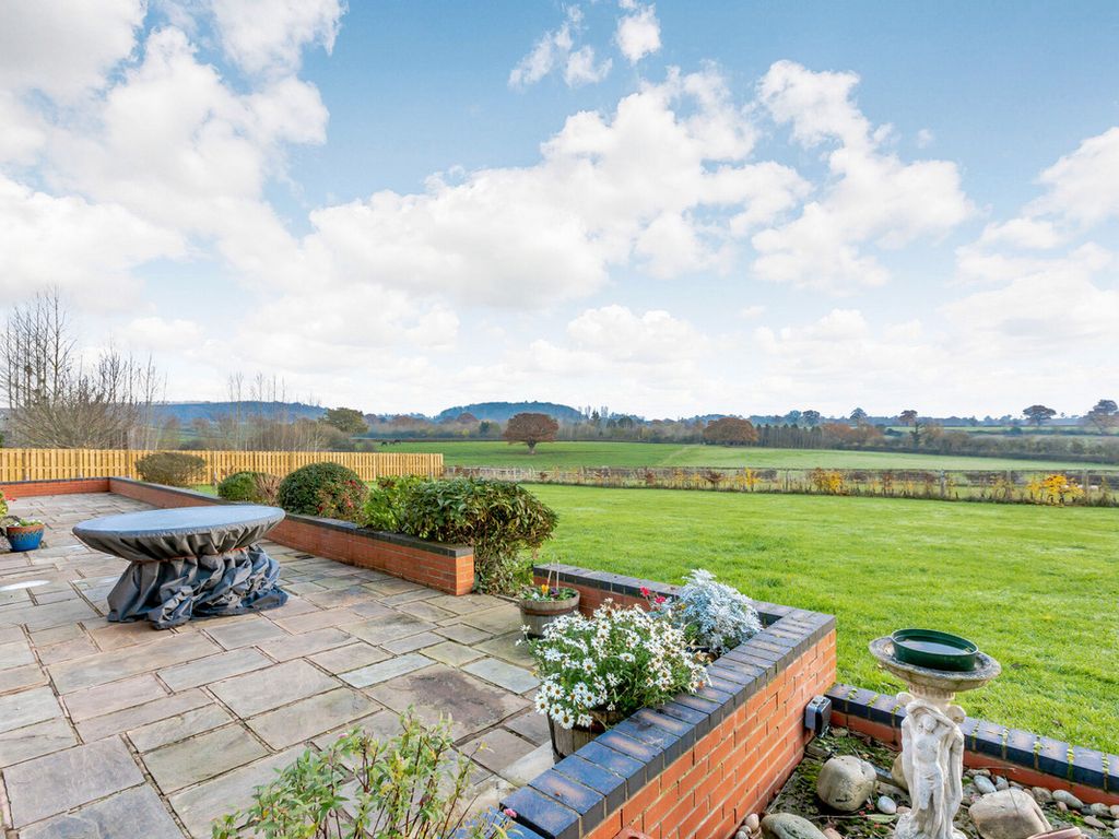 4 bed detached house for sale in Astwood Lane, Stoke Prior, Bromsgrove Worcestershire B60 Zoopla