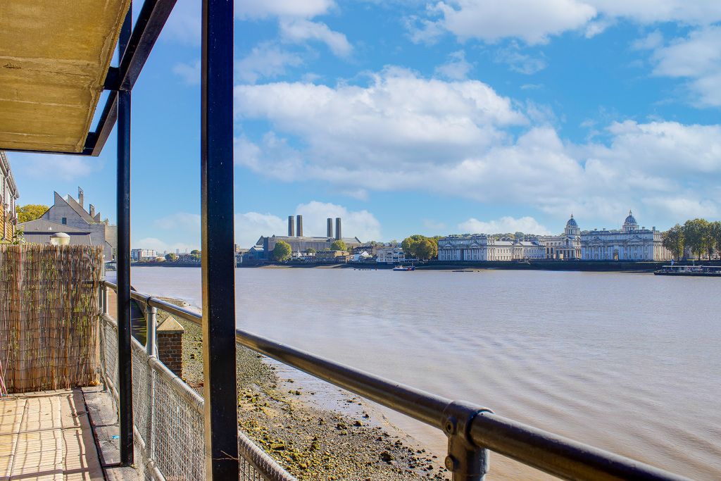 Felstead Gardens, London E14  