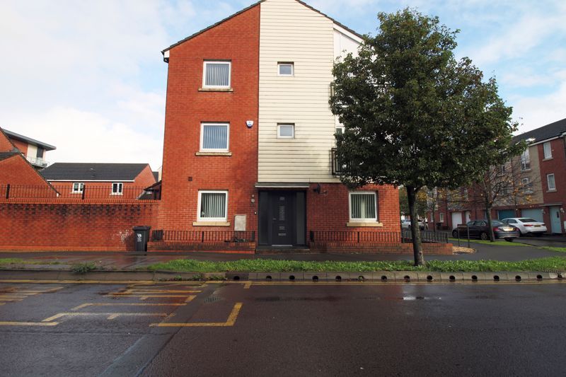 4 bed property to rent in East Dock Road, Newport NP20, £4,500 pcm Zoopla