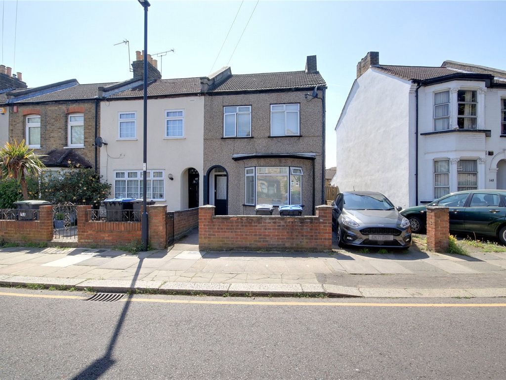 4 bed end terrace house for sale in Mandeville Road, Enfield EN3, £