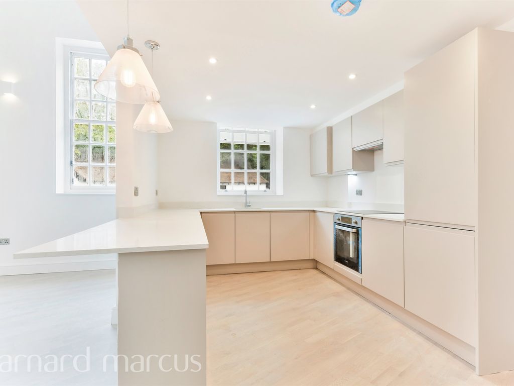 2 bed flat for sale in Station Approach, Tadworth KT20 Zoopla