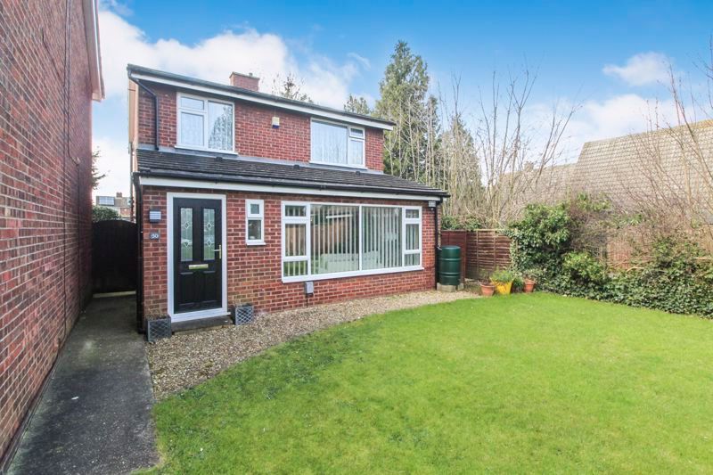 3 bed detached house for sale in Spruce Walk, Kempston MK42, £375,000
