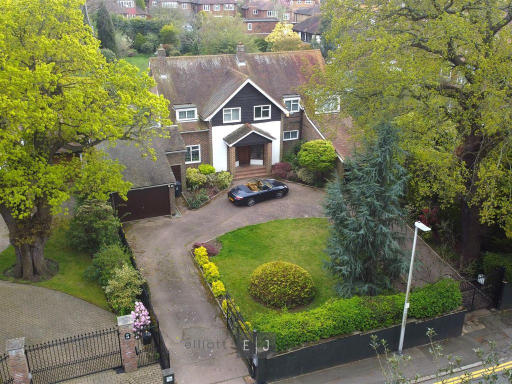 5 bed detached house for sale in Whitehall Lane, Buckhurst Hill IG9