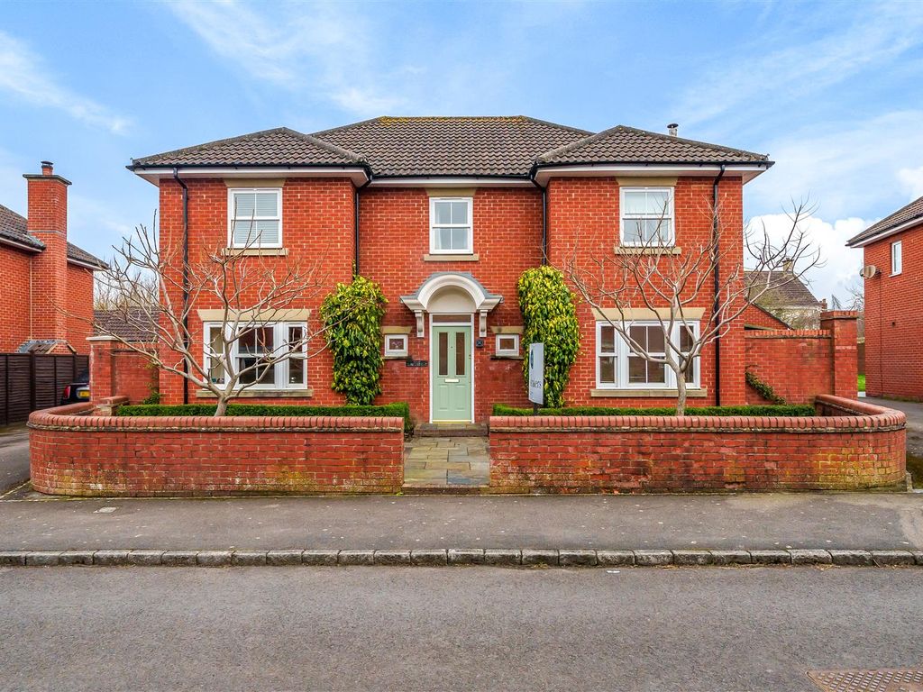 4 bed detached house for sale in Alan Cobham Road, Devizes SN10 Zoopla