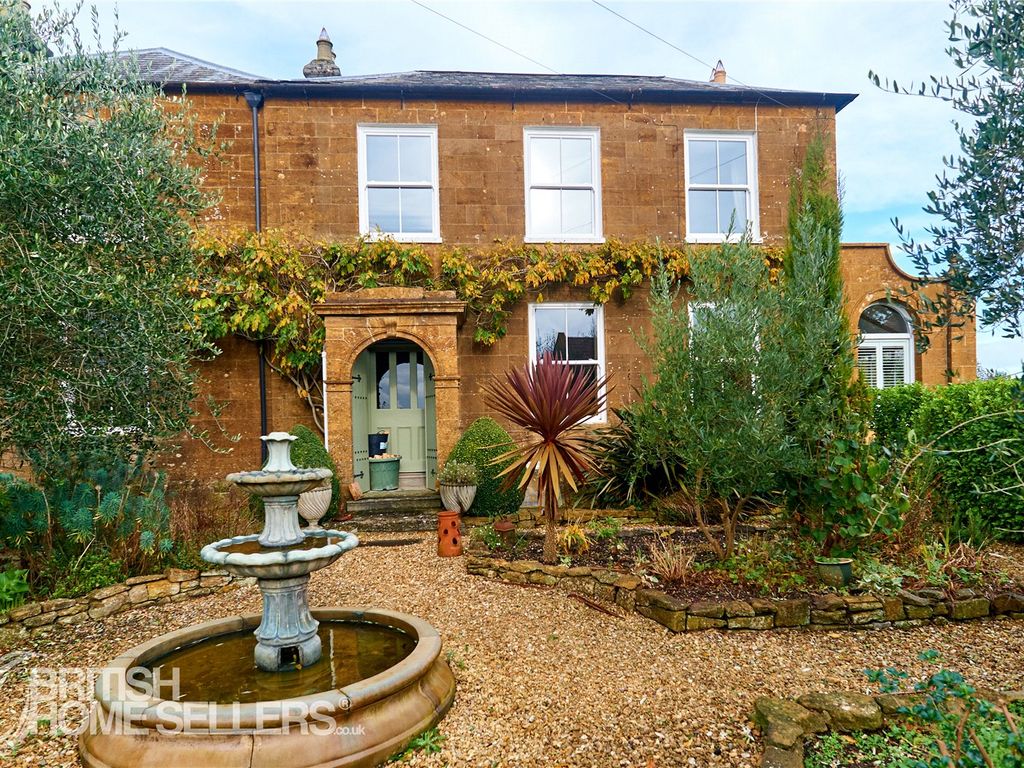 3 bed flat for sale in Merriott Road, Hinton St. Somerset TA17