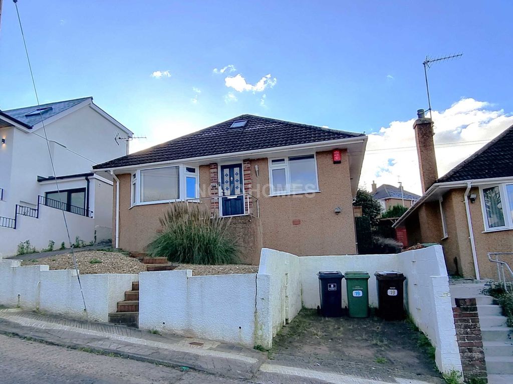 3 bed detached bungalow for sale in Valley View Road, Higher Compton