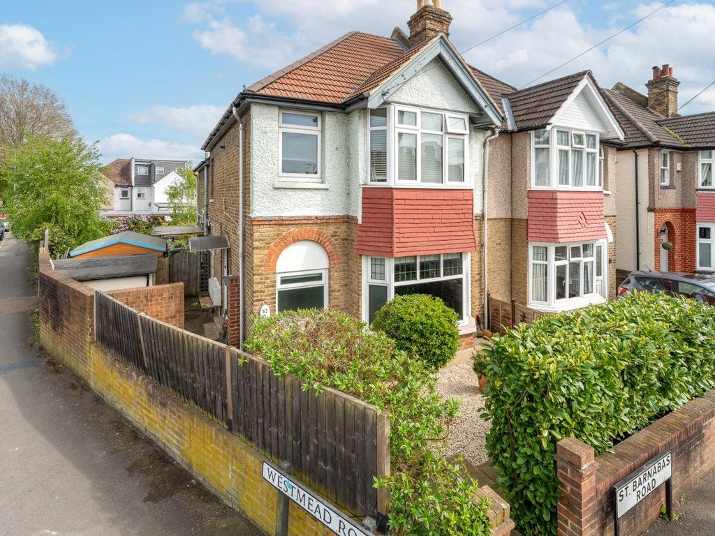 2 bed for sale in St. Barnabas Road, Sutton SM1, £300,000