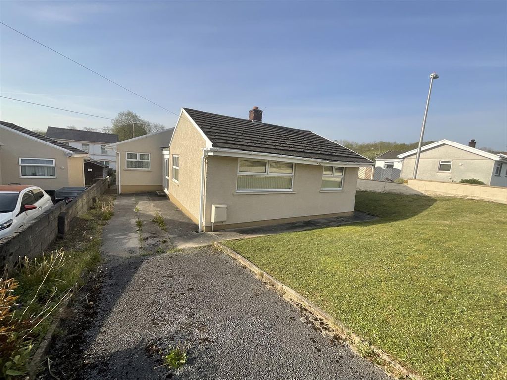 2 bed detached bungalow for sale in Maes Yr Haf, Ammanford SA18 Zoopla