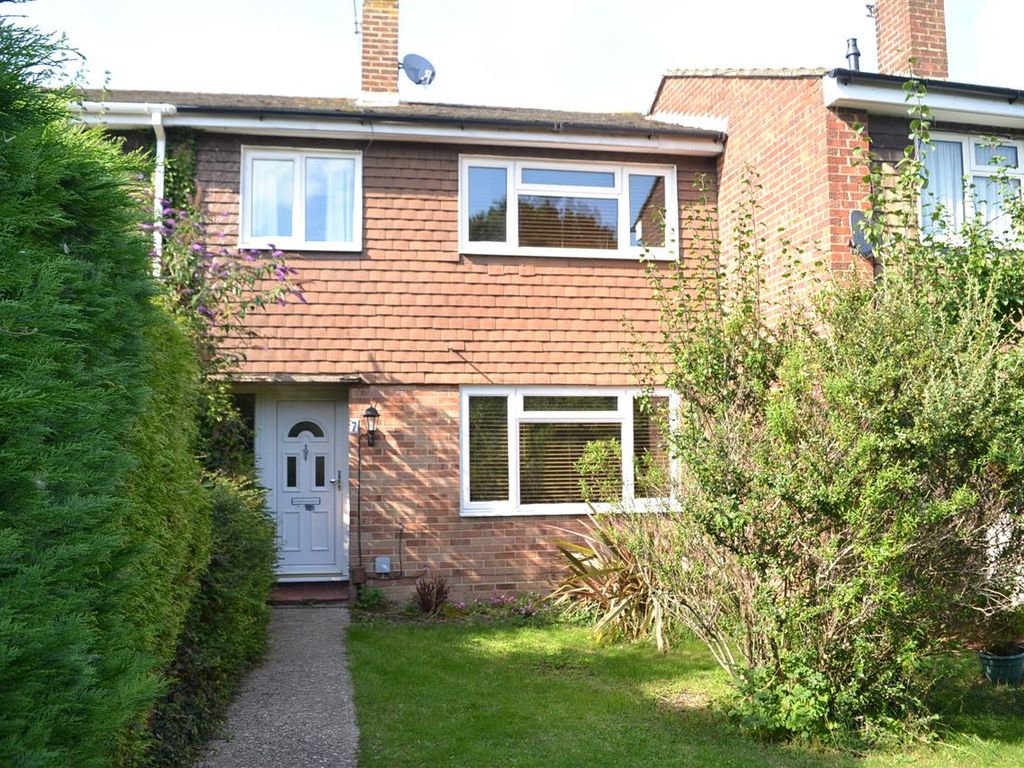 3 bed property for sale in Pryors Road, Galleywood, Chelmsford CM2, £
