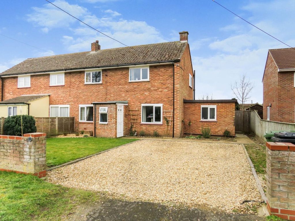 3 bed semidetached house for sale in Pearces Close, Hockwold, Thetford