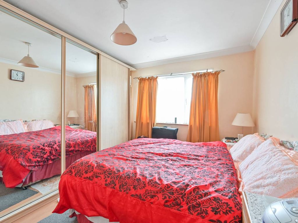 4 bed terraced house for sale in Sherwood Park Road, Mitcham CR4 Zoopla