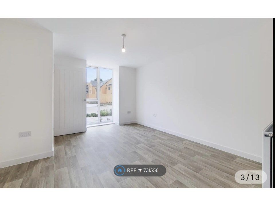 3 bed end terrace house to rent in Crete Hall Road, Northfleet
