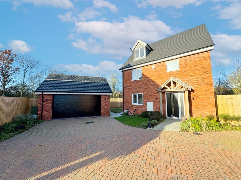 4 bed detached house for sale in Lodge Close, Off Vicarage Lane, Long