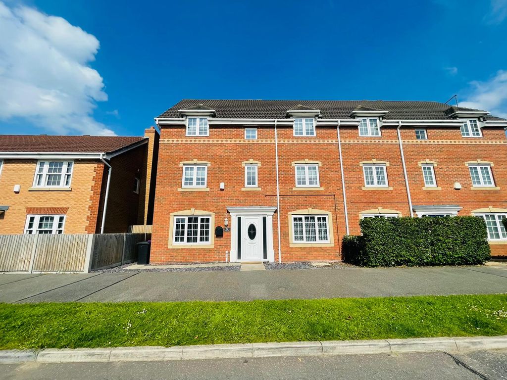 5 bed semidetached house for sale in Claudius Road, North Hykeham