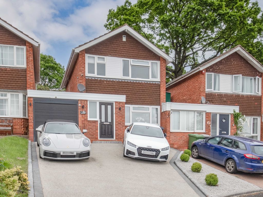 3 bed linkdetached house for sale in Salford Close, Redditch