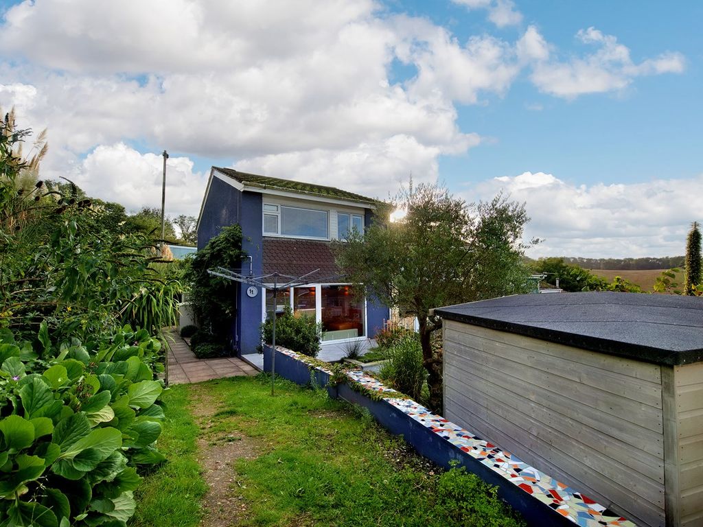 3 bed end terrace house for sale in Ocean View Drive, Brixham TQ5, £