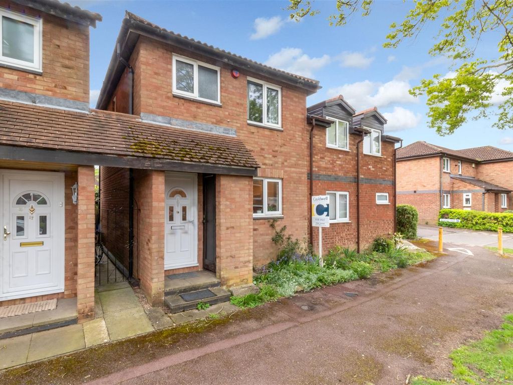 2 bed semidetached house for sale in Belvoir Avenue, Emerson Valley