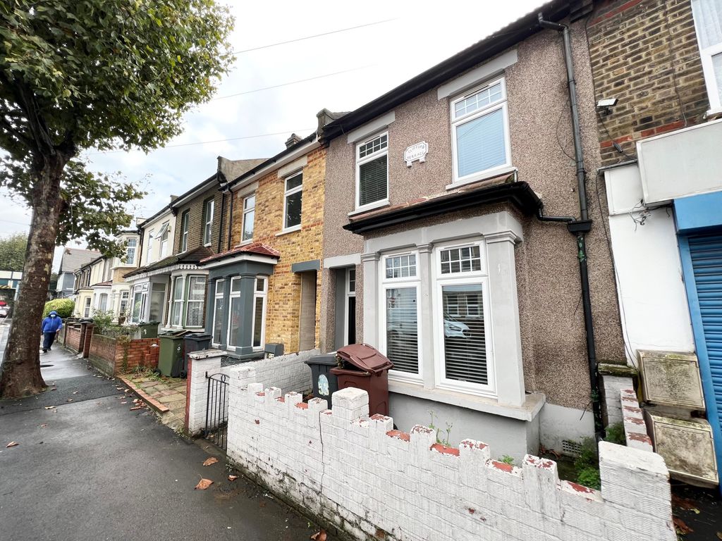 3 bed terraced house for sale in Boundary Road, Walthamstow E17, £