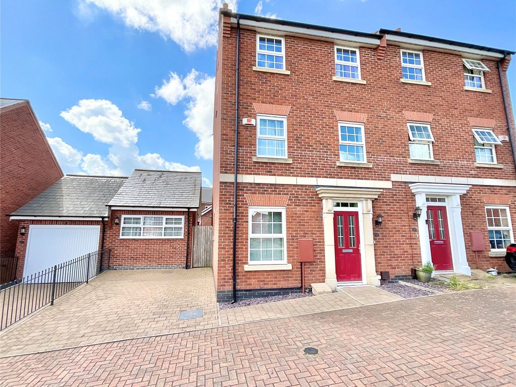 4 bed town house for sale in Bridge Green, Birstall, Leicester