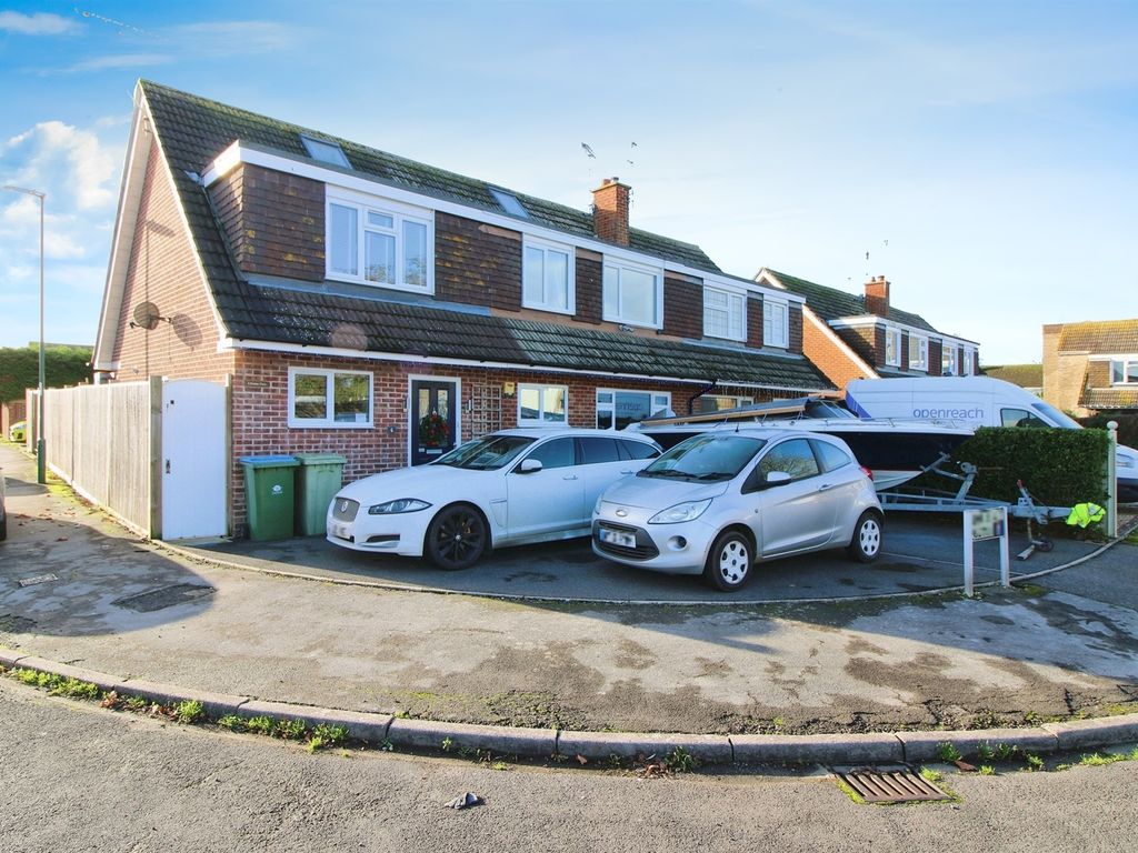5 bed semidetached house for sale in Poulner Close, Felpham, Bognor