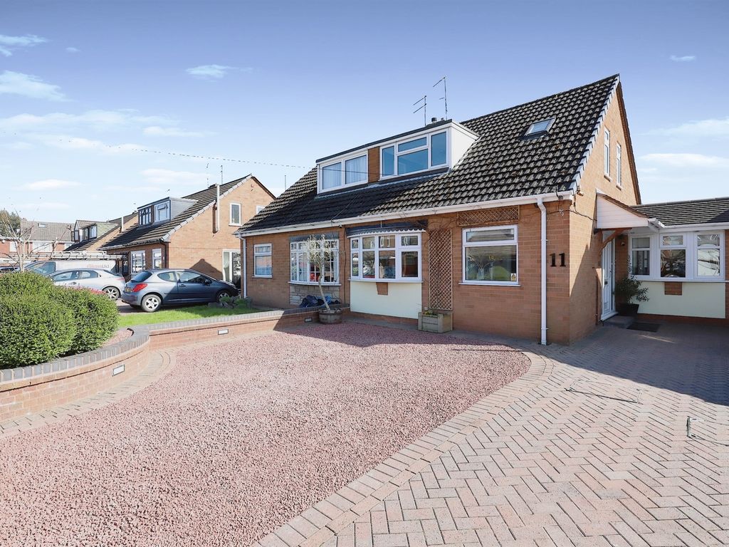 4 bed semidetached bungalow for sale in Sheila Avenue, Wednesfield