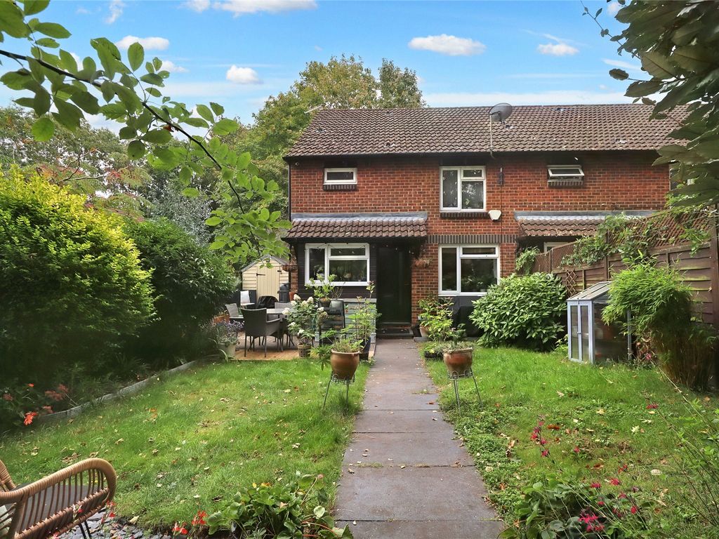 1 bed end terrace house for sale in Knaphill, Woking, Surrey GU21, £