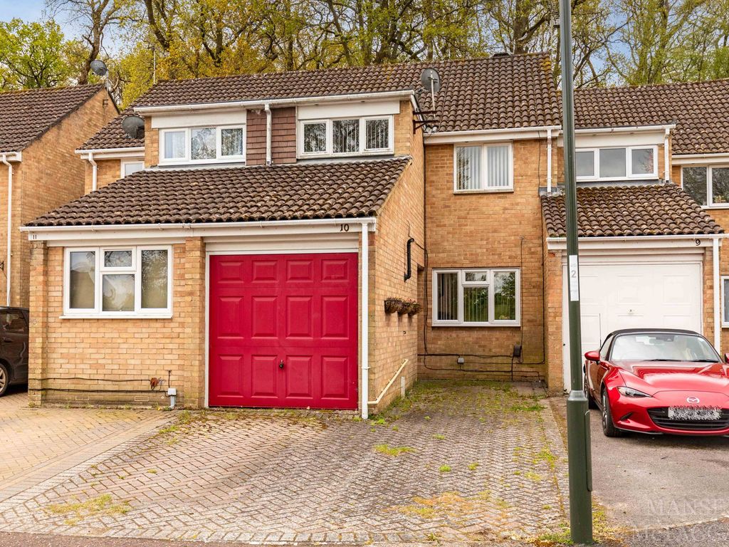 3 bed terraced house for sale in Mountbatten Close, Crawley RH11, £