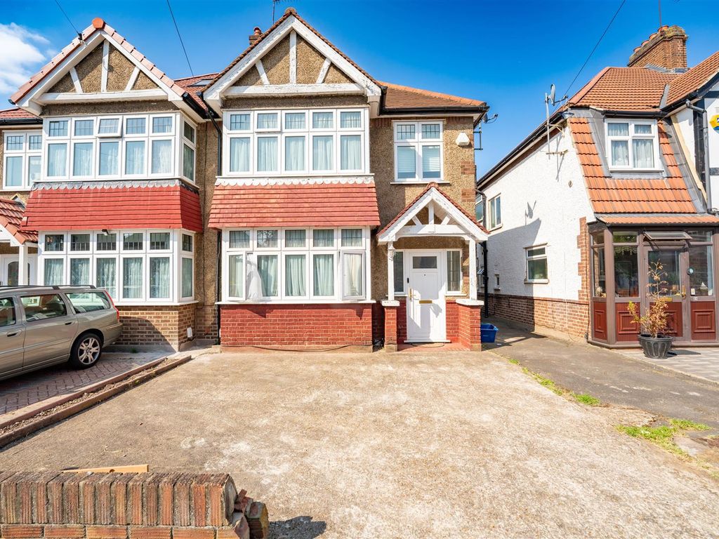 3 bed semidetached house for sale in Greencroft Road, Heston, Hounslow