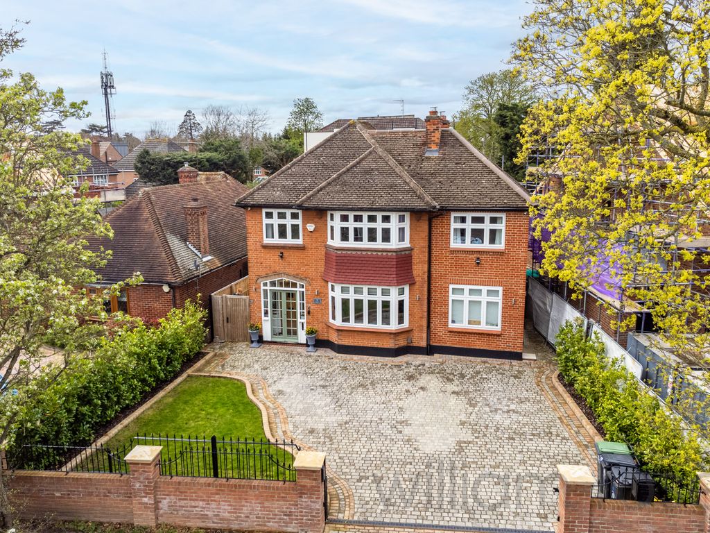 4 bed detached house for sale in Knighton Lane, Buckhurst Hill IG9 Zoopla